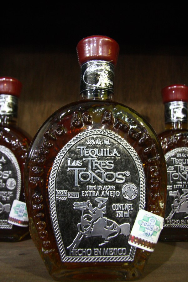 Tequila Extra Añejo Los Tres Toños